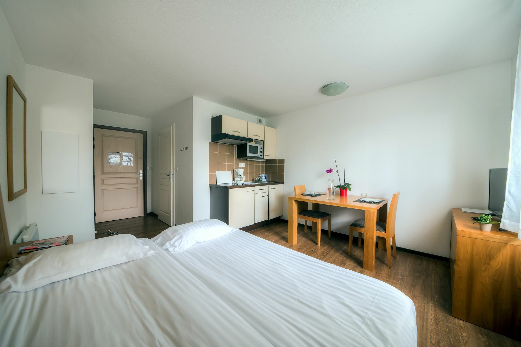 Zenitude Hôtel-Résidences Les Portes d'Alsace Mutzig Exterior foto
